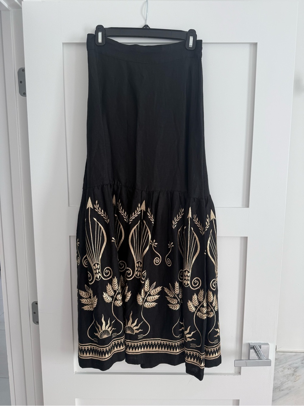 High waist skirt with embroidery Black - Gold.  Size Small - Picture 4 of 12
